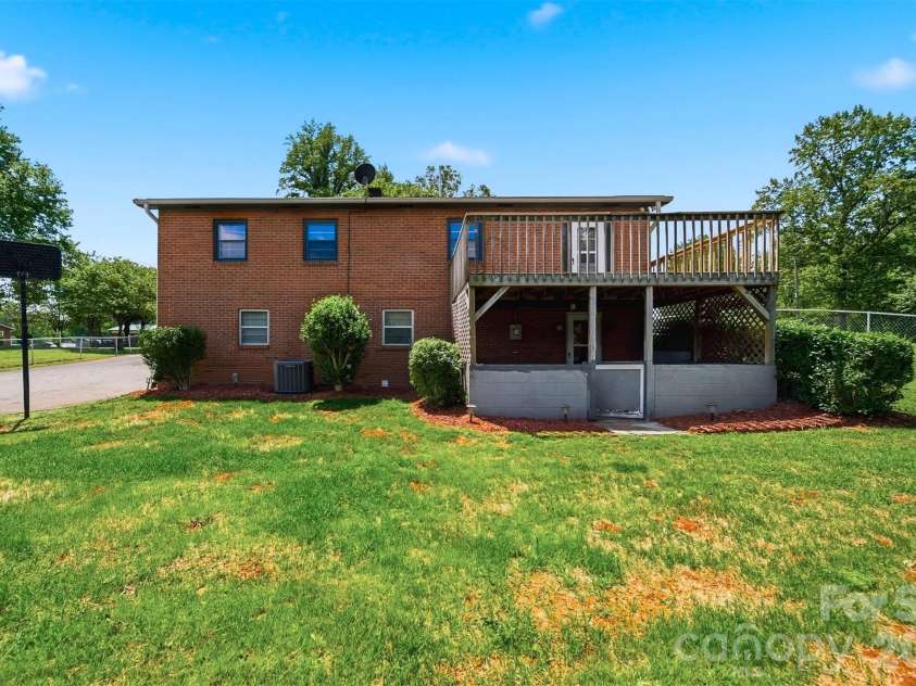 2532 Old Trenton Place, Lenoir, NC 28645.  MLS# CAR4374761, YatesRealty ID 18609. 