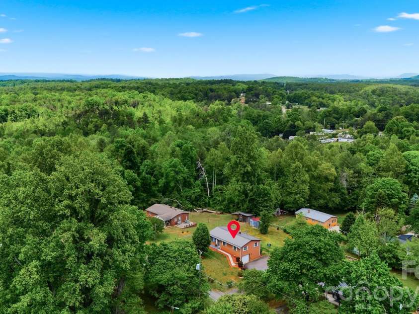 2532 Old Trenton Place, Lenoir, NC 28645.  MLS# CAR4374761, YatesRealty ID 18609. 