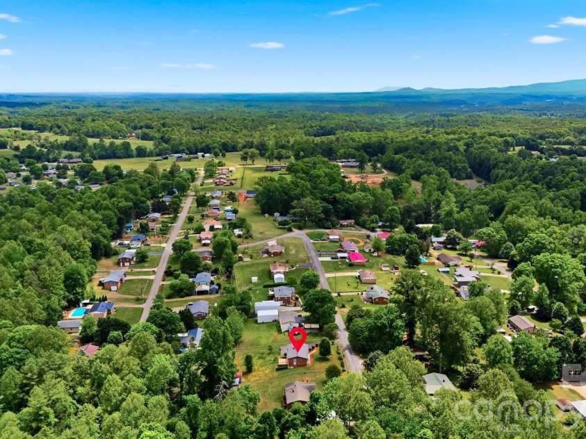 2532 Old Trenton Place, Lenoir, NC 28645.  MLS# CAR4374761, YatesRealty ID 18609. 