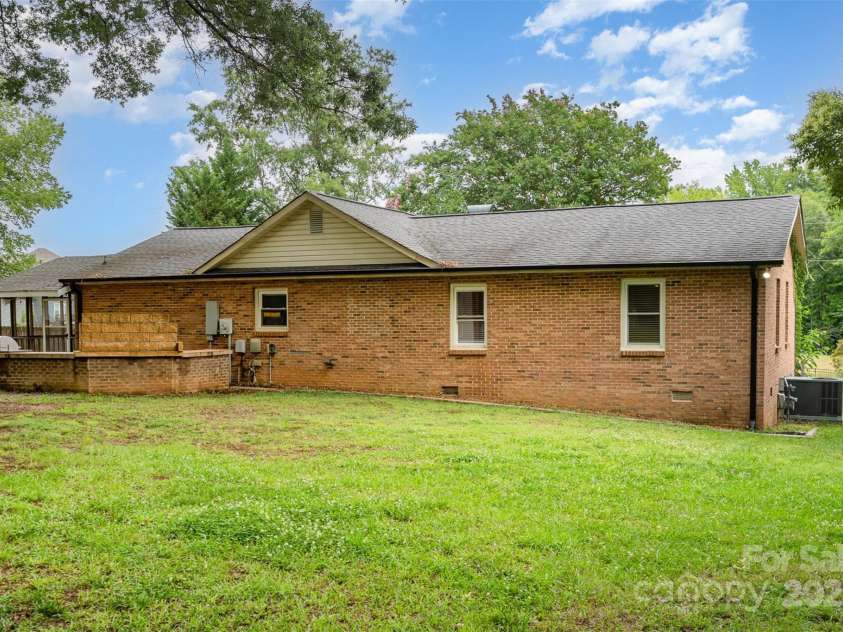 7613 Happy Hollow Drive, Mint Hill, NC 28227.  MLS# CAR4269589, YatesRealty ID 18609. 