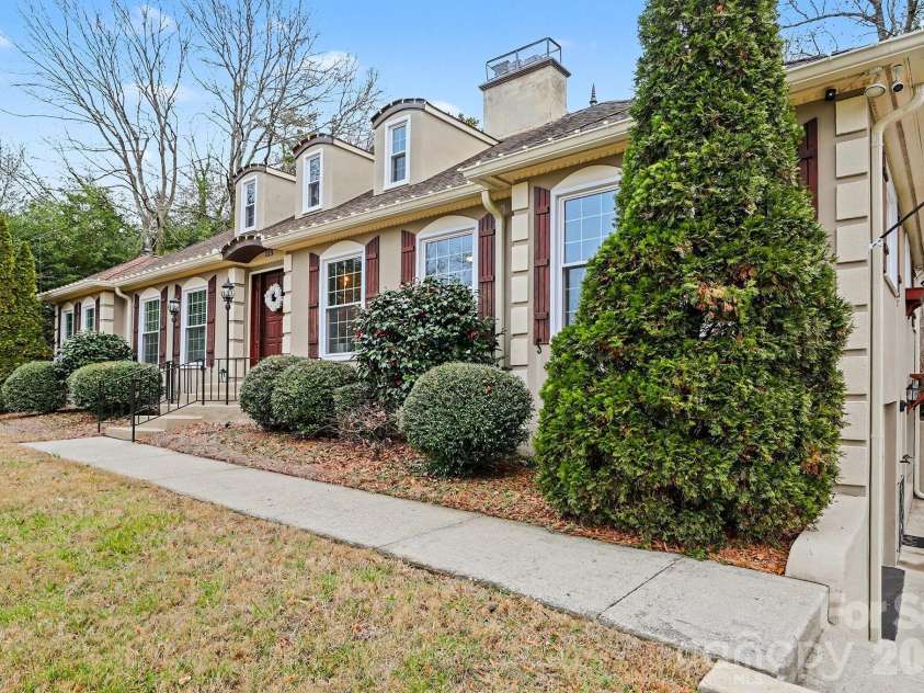 123 Old Bell Road, Charlotte, NC 28270.  MLS# CAR4404093, YatesRealty ID 18610. 