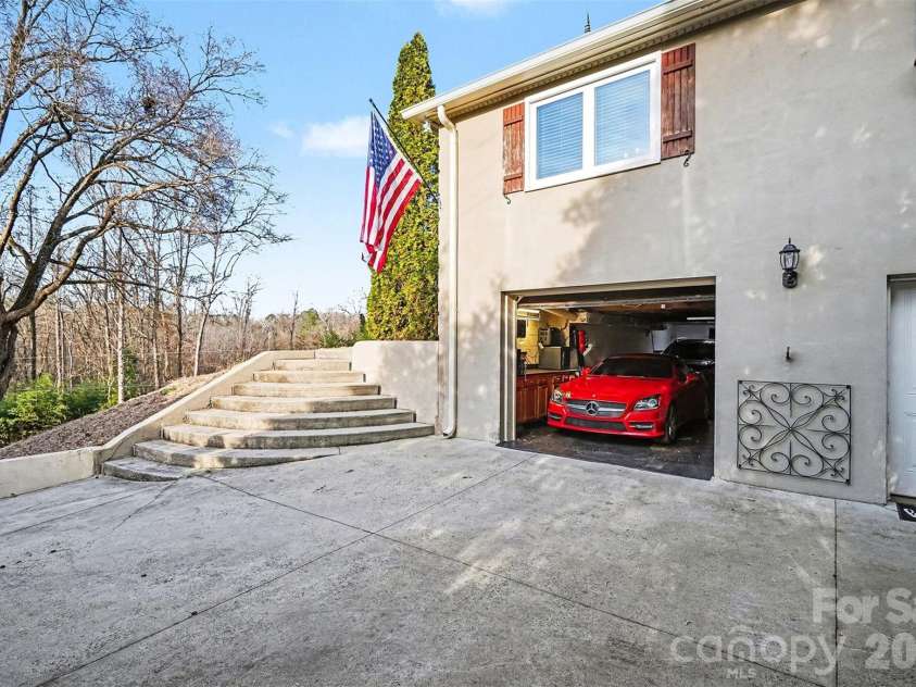 123 Old Bell Road, Charlotte, NC 28270.  MLS# CAR4404093, YatesRealty ID 18610. 