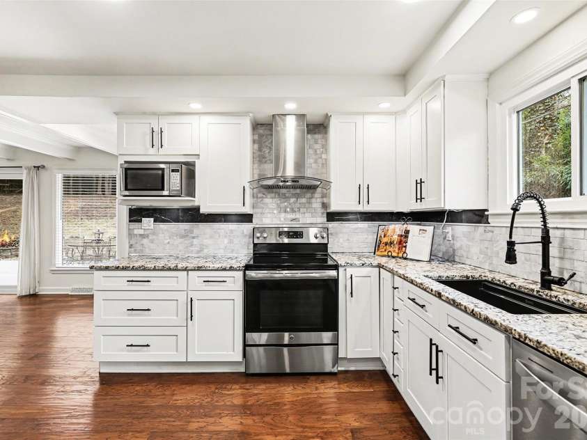 123 Old Bell Road, Charlotte, NC 28270.  MLS# CAR4404093, YatesRealty ID 18610. 
