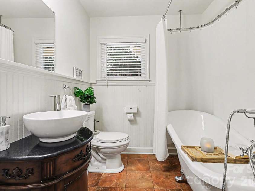 123 Old Bell Road, Charlotte, NC 28270.  MLS# CAR4404093, YatesRealty ID 18610. 