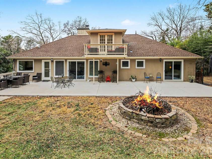 123 Old Bell Road, Charlotte, NC 28270.  MLS# CAR4404093, YatesRealty ID 18610. 