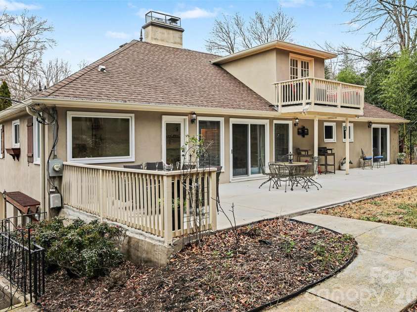 123 Old Bell Road, Charlotte, NC 28270.  MLS# CAR4404093, YatesRealty ID 18610. 