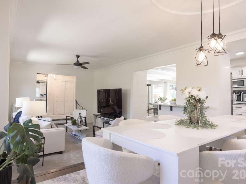 123 Old Bell Road, Charlotte, NC 28270.  MLS# CAR4404093, YatesRealty ID 18610. 