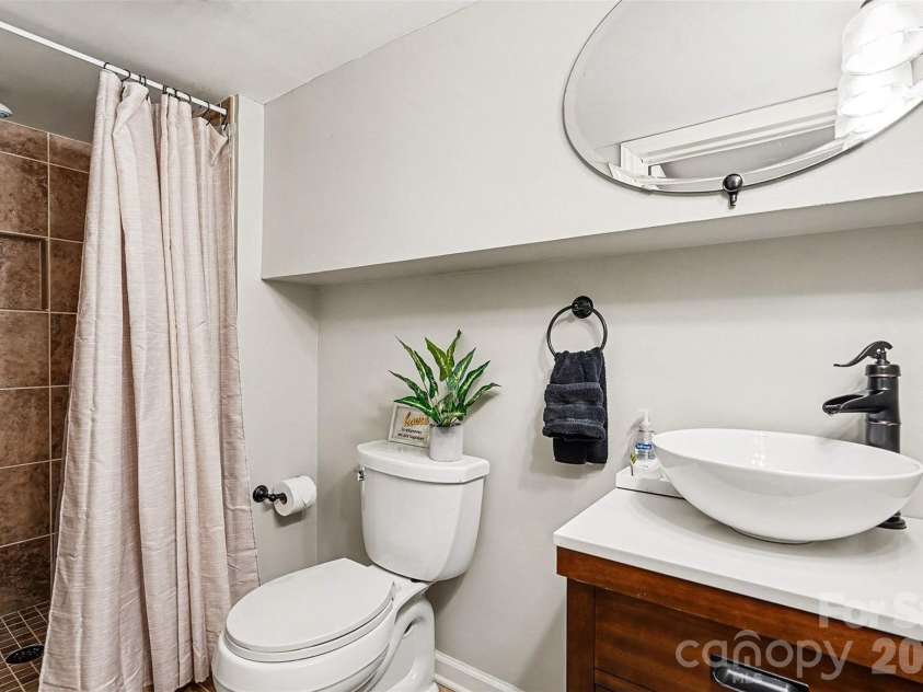 123 Old Bell Road, Charlotte, NC 28270.  MLS# CAR4404093, YatesRealty ID 18610. Lower Level Full Bathroom