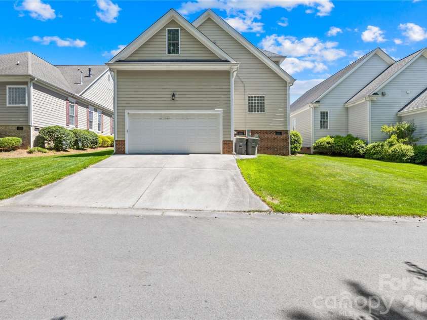 3331 Keady Mill Loop, Kannapolis, NC 28081.  MLS# CAR4374436, YatesRealty ID 18611. Rear Entry Garage