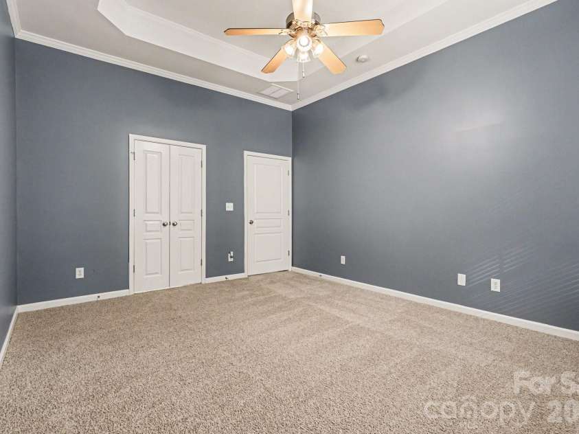 6005 Pale Moss Lane, Charlotte, NC 28269.  MLS# CAR4370980, YatesRealty ID 18613. 