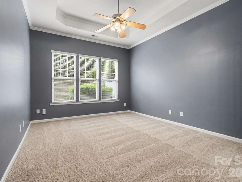 6005 Pale Moss Lane, Charlotte, NC 28269.  MLS# CAR4370980, YatesRealty ID 18613. 