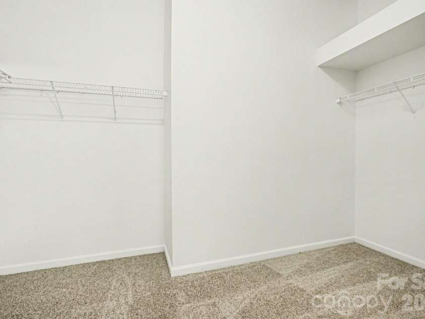 6005 Pale Moss Lane, Charlotte, NC 28269.  MLS# CAR4370980, YatesRealty ID 18613. 