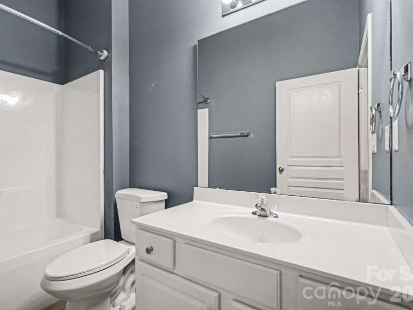 6005 Pale Moss Lane, Charlotte, NC 28269.  MLS# CAR4370980, YatesRealty ID 18613. 