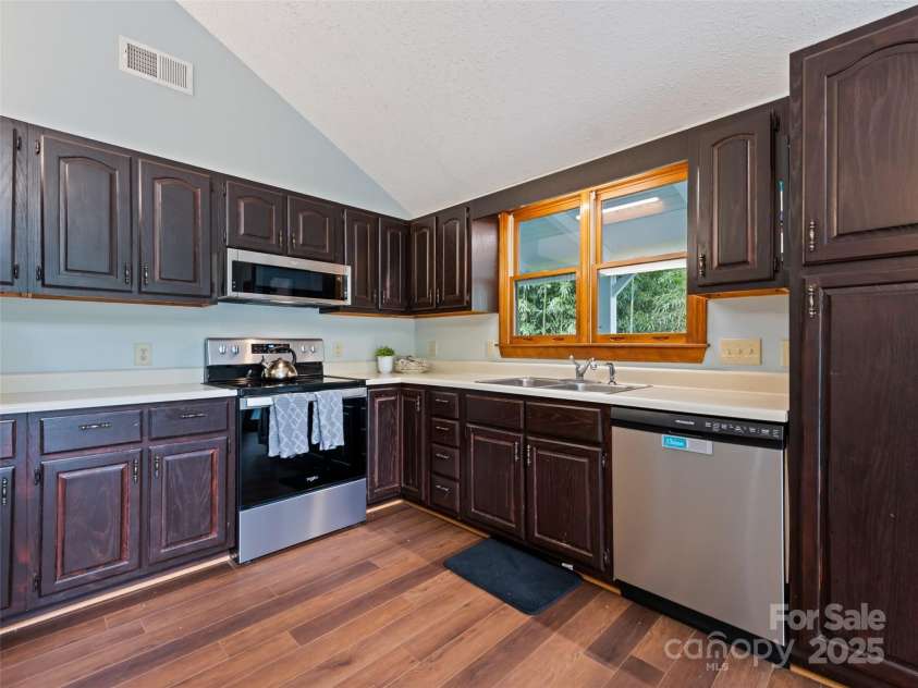 848 Eagles Ridge Road, Sylva, NC 28779.  MLS# CAR4269693, YatesRealty ID 18613. 