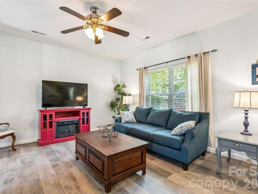 19311 Courtney Jae Lane, Cornelius, NC 28031.  MLS# CAR4371372, YatesRealty ID 18614. 