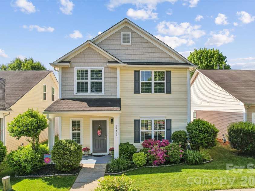 19311 Courtney Jae Lane, Cornelius, NC 28031.  MLS# CAR4371372, YatesRealty ID 18614. 