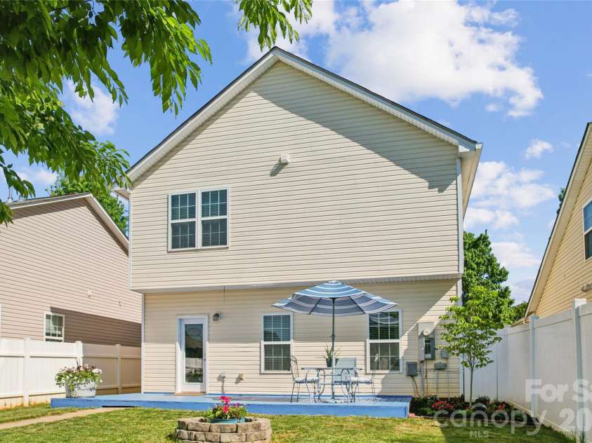 19311 Courtney Jae Lane, Cornelius, NC 28031.  MLS# CAR4371372, YatesRealty ID 18614. 