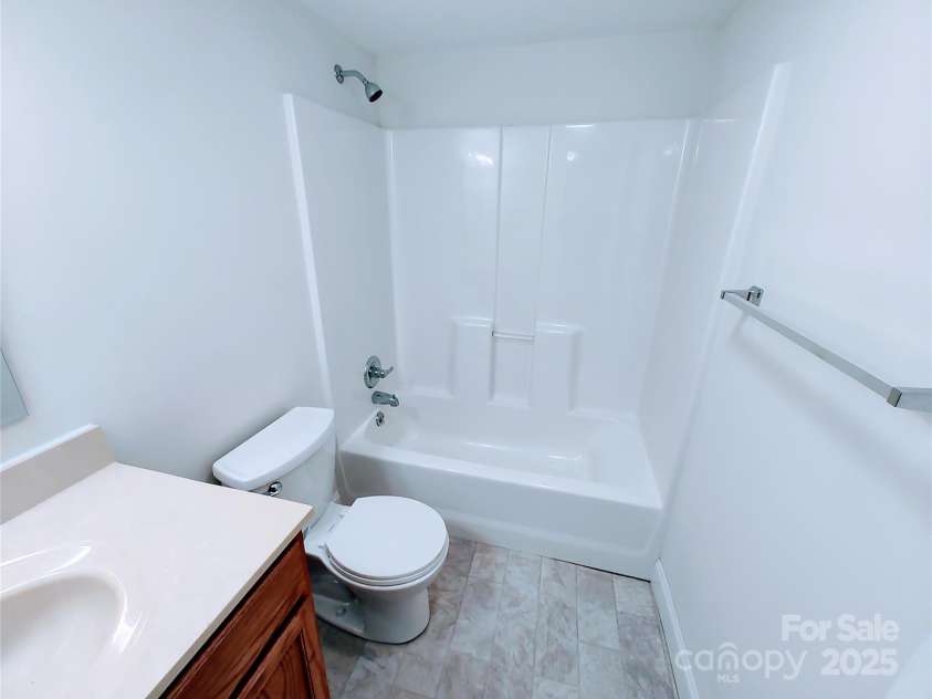 1806 Bringle Ferry Road, Salisbury, NC 28146.  MLS# CAR4225285, YatesRealty ID 18615. Upstairs bathroom