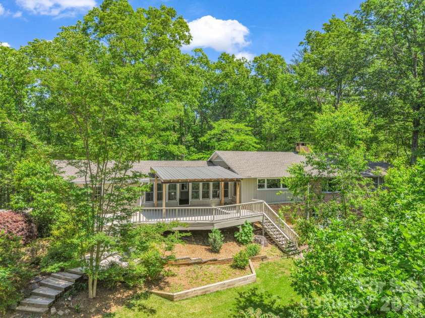7 Hearthstone Lane, Landrum, SC 29356.  MLS# CAR4376609, YatesRealty ID 18615. 