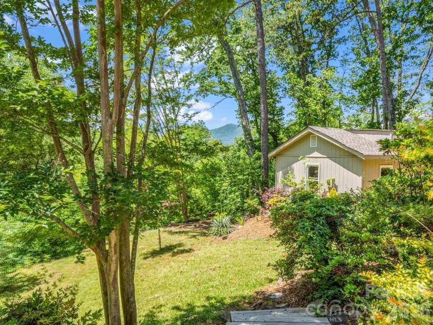 7 Hearthstone Lane, Landrum, SC 29356.  MLS# CAR4376609, YatesRealty ID 18615. 