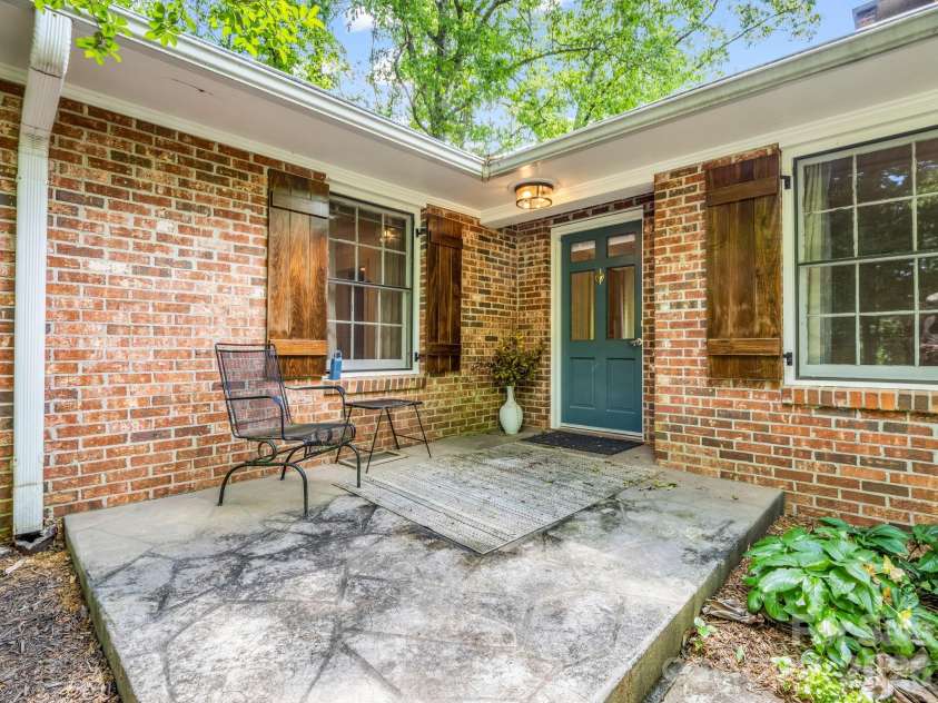 7 Hearthstone Lane, Landrum, SC 29356.  MLS# CAR4376609, YatesRealty ID 18615. 