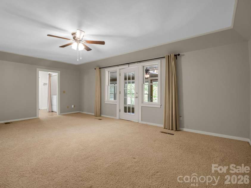 7 Hearthstone Lane, Landrum, SC 29356.  MLS# CAR4376609, YatesRealty ID 18615. 