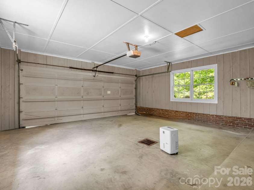7 Hearthstone Lane, Landrum, SC 29356.  MLS# CAR4376609, YatesRealty ID 18615. 