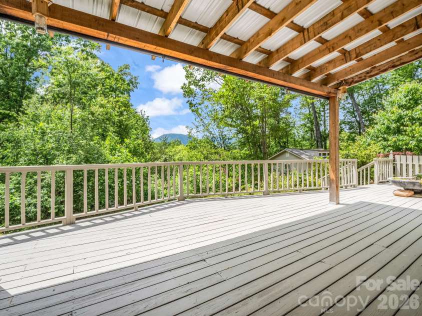 7 Hearthstone Lane, Landrum, SC 29356.  MLS# CAR4376609, YatesRealty ID 18615. 