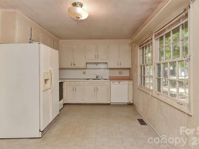 2513 Carroll Street, Monroe, NC 28110.  MLS# CAR4372651, YatesRealty ID 18616. 