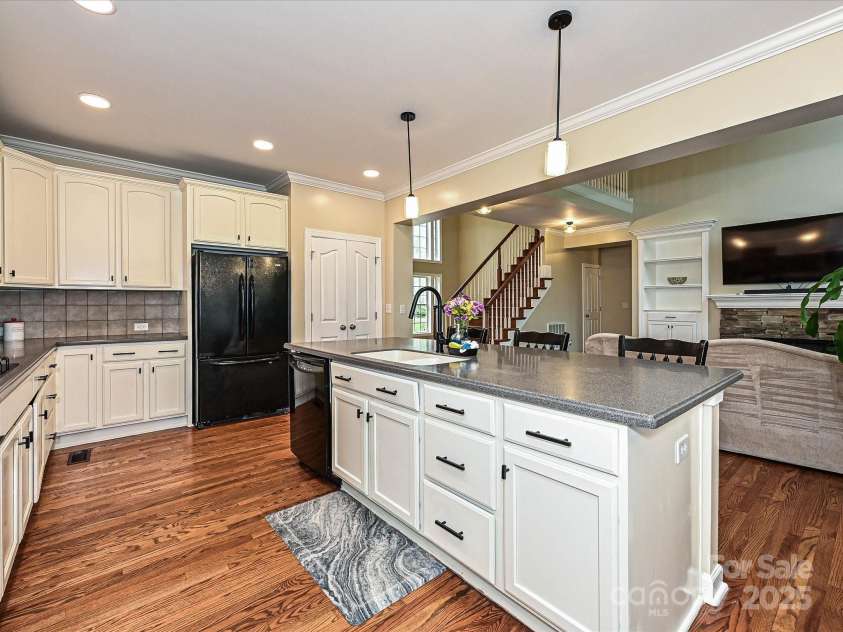 410 Deer Brush Lane, Waxhaw, NC 28173.  MLS# CAR4258859, YatesRealty ID 18616. 