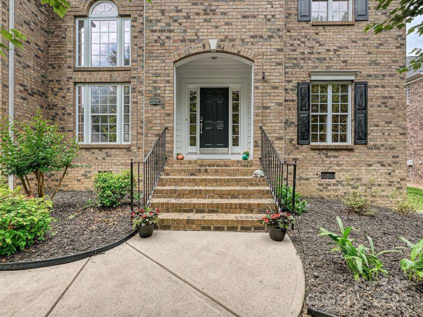 410 Deer Brush Lane, Waxhaw, NC 28173.  MLS# CAR4258859, YatesRealty ID 18616. 