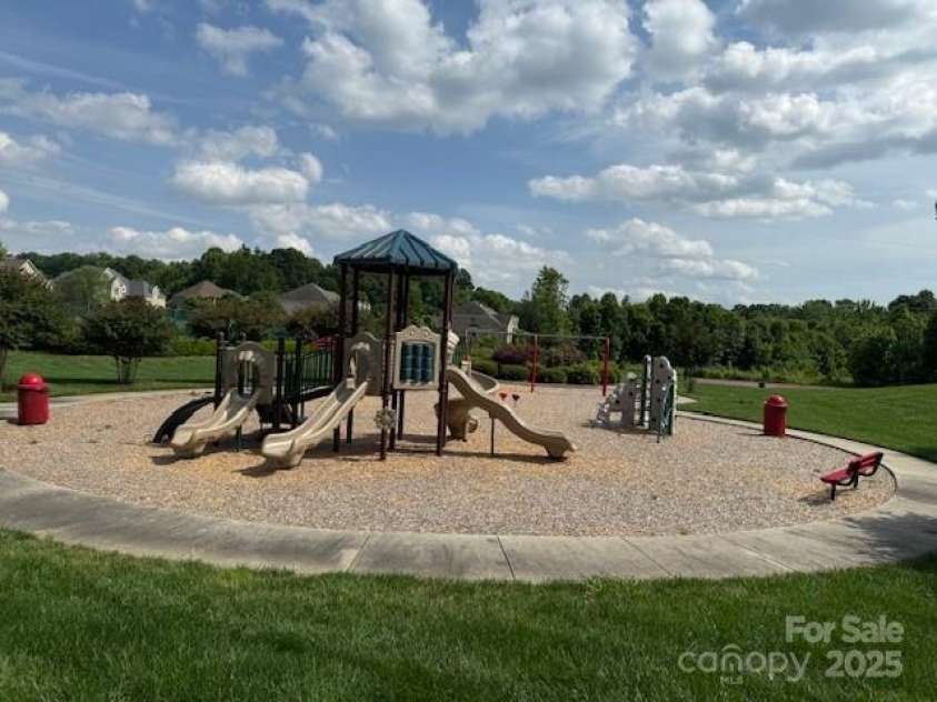 410 Deer Brush Lane, Waxhaw, NC 28173.  MLS# CAR4258859, YatesRealty ID 18616. Playground