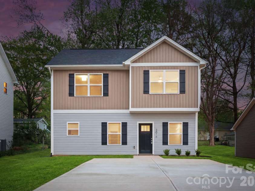 2016 Juniper Drive, Charlotte, NC 28269.  MLS# CAR4371291, YatesRealty ID 18617. Representation