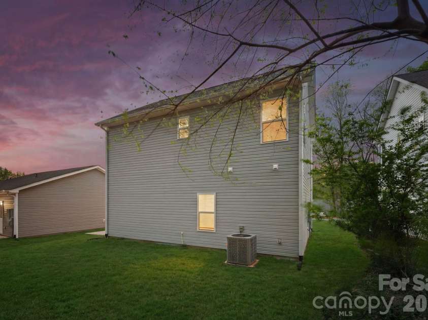 2016 Juniper Drive, Charlotte, NC 28269.  MLS# CAR4371291, YatesRealty ID 18617. Representation