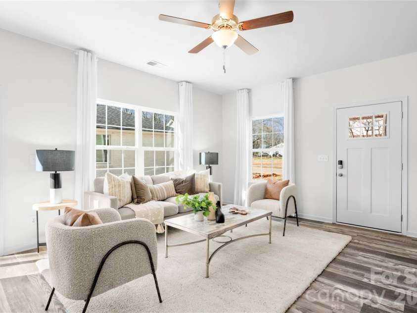 2016 Juniper Drive, Charlotte, NC 28269.  MLS# CAR4371291, YatesRealty ID 18617. Representation
