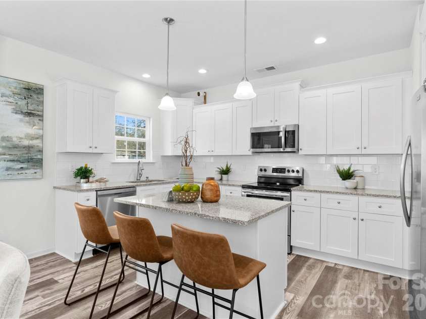 2016 Juniper Drive, Charlotte, NC 28269.  MLS# CAR4371291, YatesRealty ID 18617. Representation