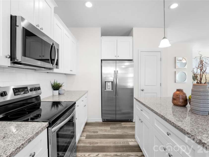 2016 Juniper Drive, Charlotte, NC 28269.  MLS# CAR4371291, YatesRealty ID 18617. Representation