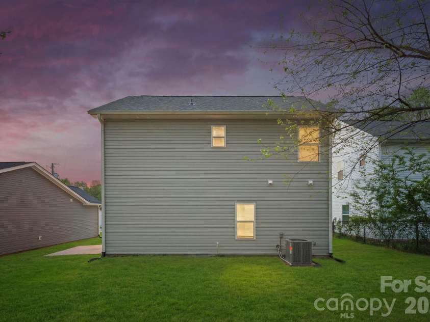 2016 Juniper Drive, Charlotte, NC 28269.  MLS# CAR4371291, YatesRealty ID 18617. Representation