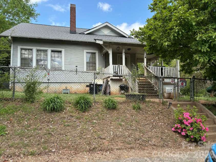 2 Graham Street, Rock Hill, SC 29730.  MLS# CAR4374978, YatesRealty ID 18619. 