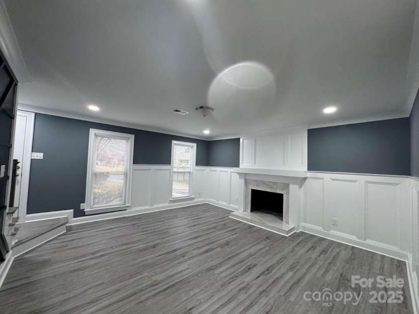 7310 Yorkville Court, Charlotte, NC 28273.  MLS# CAR4232395, YatesRealty ID 1862. Living Room   (Picture 1)