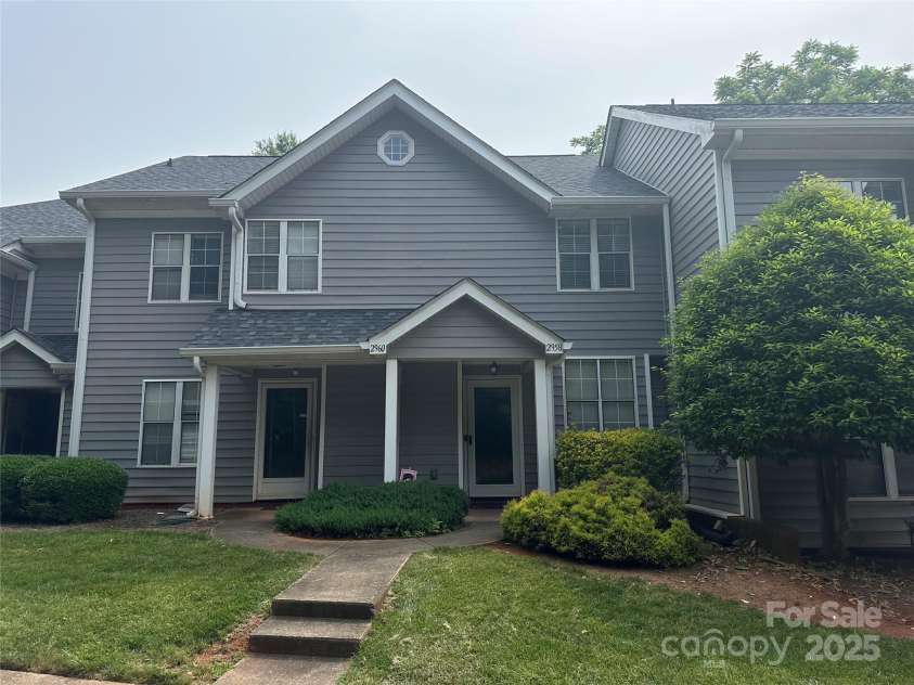 2958 Iron Gate Lane, Charlotte, NC 28212.  MLS# CAR4259508, YatesRealty ID 18620. 