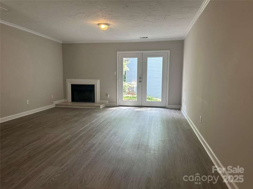 2958 Iron Gate Lane, Charlotte, NC 28212.  MLS# CAR4259508, YatesRealty ID 18620. 
