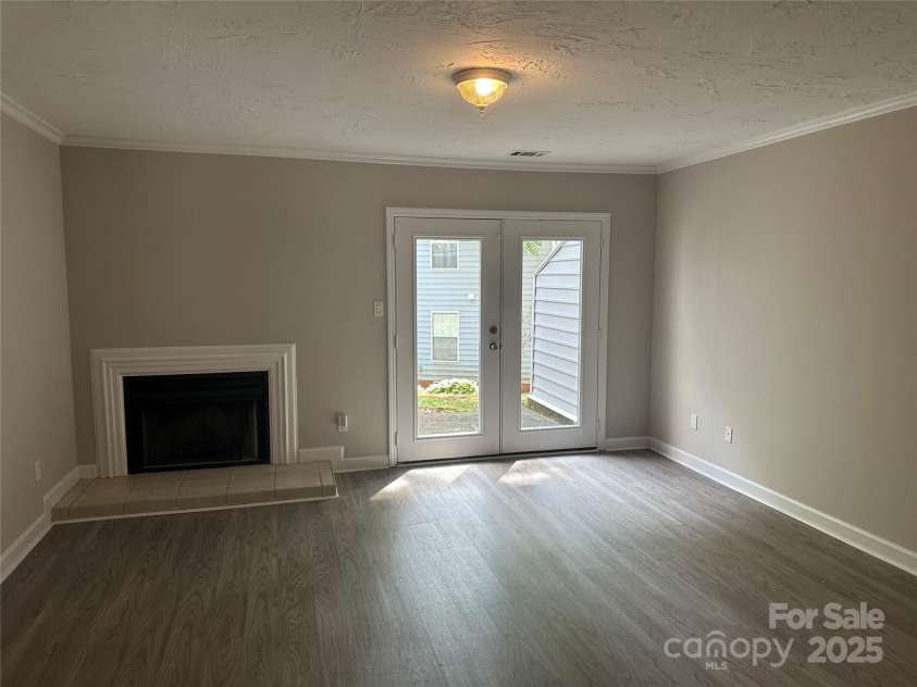 2958 Iron Gate Lane, Charlotte, NC 28212.  MLS# CAR4259508, YatesRealty ID 18620. 