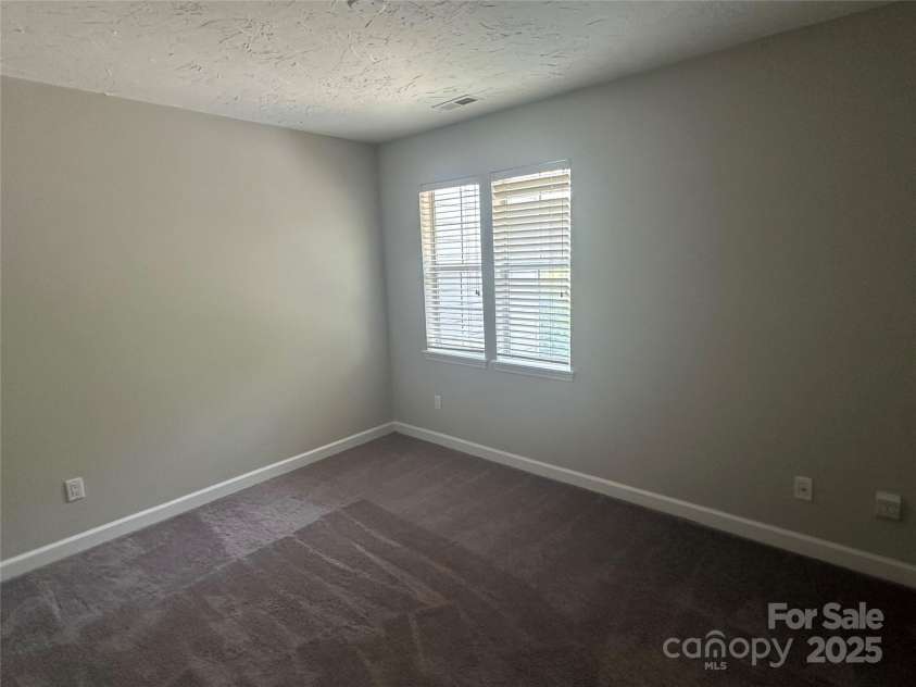 2958 Iron Gate Lane, Charlotte, NC 28212.  MLS# CAR4259508, YatesRealty ID 18620. 