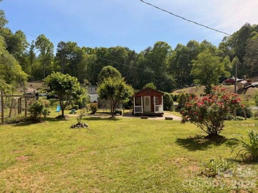 4735 Sugar Hill Road, Marion, NC 28752.  MLS# CAR4377452, YatesRealty ID 18620. 