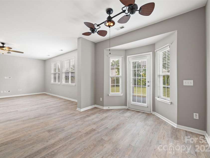 10933 Sedgemoor Lane, Charlotte, NC 28277.  MLS# CAR4231380, YatesRealty ID 18621. 