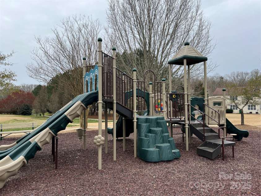 10933 Sedgemoor Lane, Charlotte, NC 28277.  MLS# CAR4231380, YatesRealty ID 18621. Playground