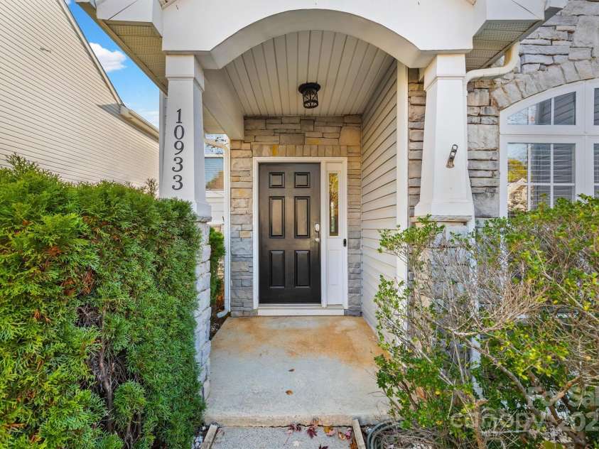 10933 Sedgemoor Lane, Charlotte, NC 28277.  MLS# CAR4319719, YatesRealty ID 18621. 