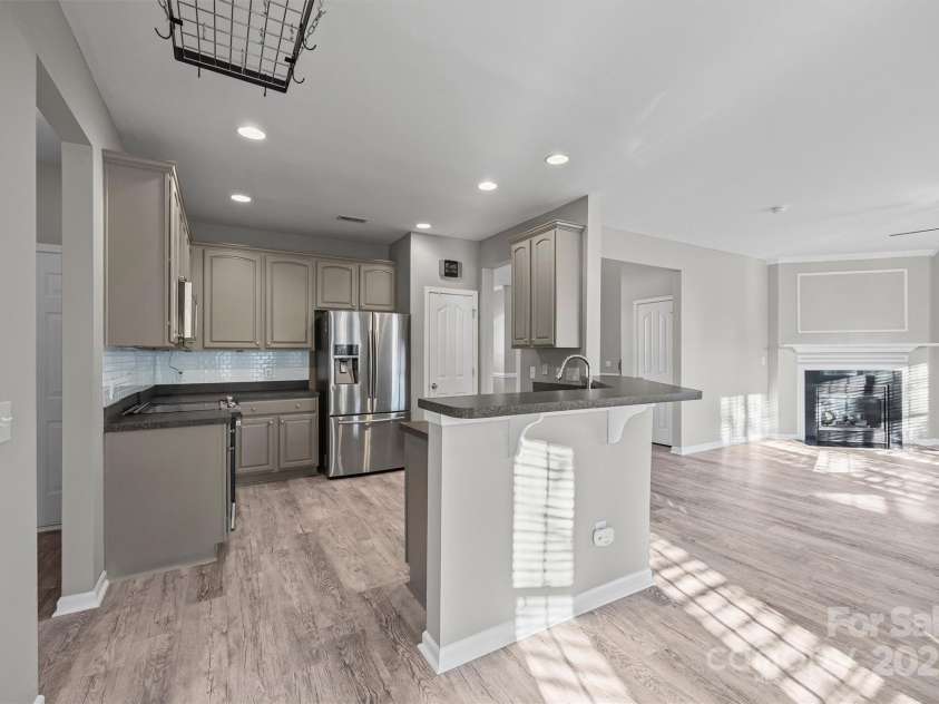 10933 Sedgemoor Lane, Charlotte, NC 28277.  MLS# CAR4319719, YatesRealty ID 18621. 