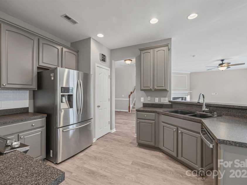 10933 Sedgemoor Lane, Charlotte, NC 28277.  MLS# CAR4319719, YatesRealty ID 18621. 